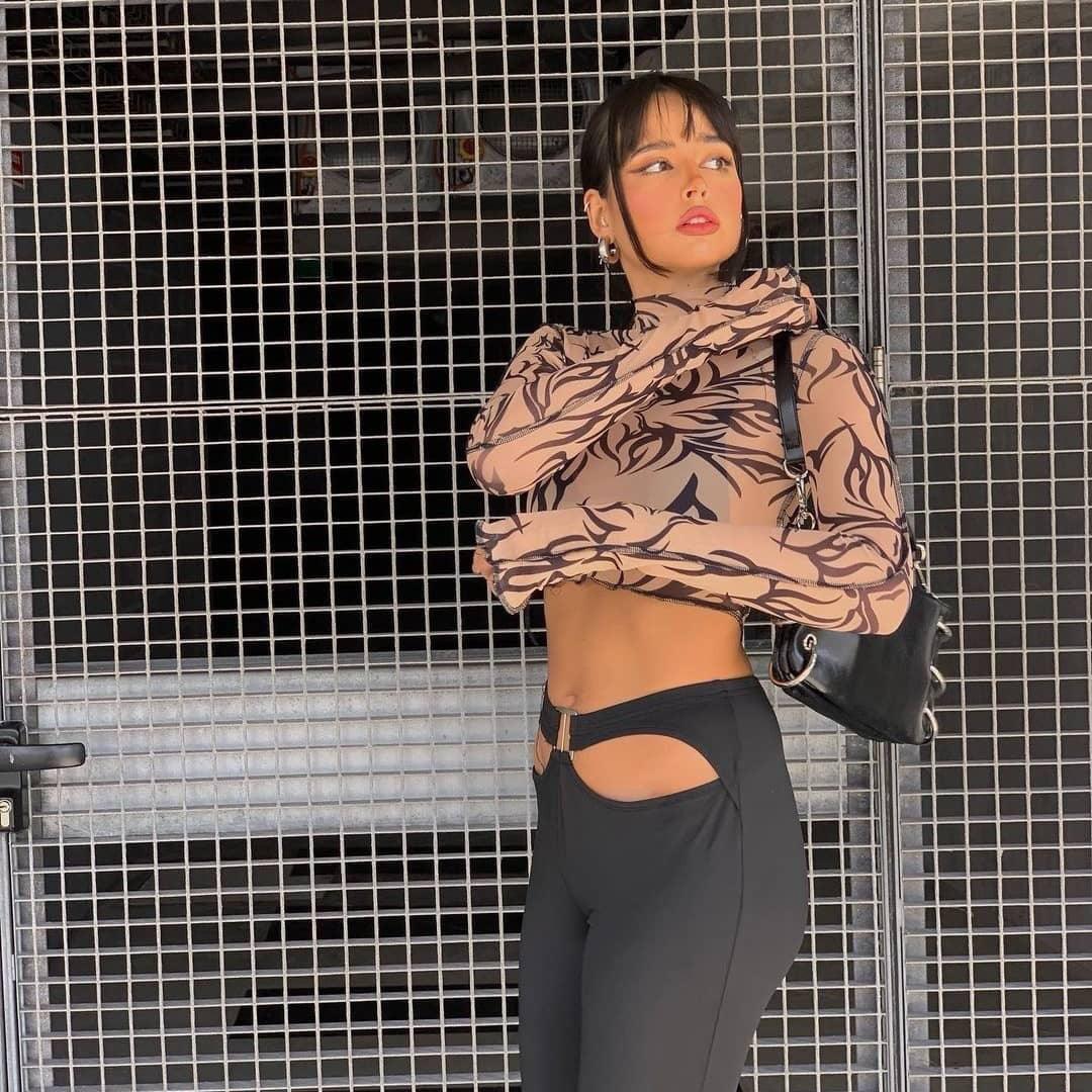 How To Be Sexy-Clothing And Makeup