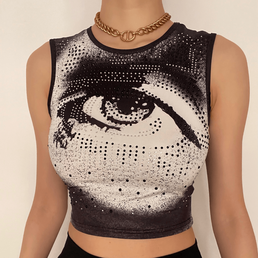 How to wear a  tank top