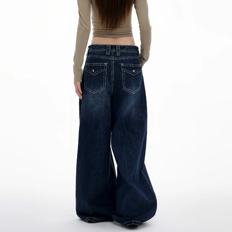 Medium wash pocket button low rise wide leg | Baggy Low Rise Jeans