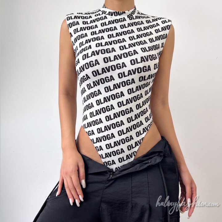Crewneck letter print button sleeveless bodysuit
