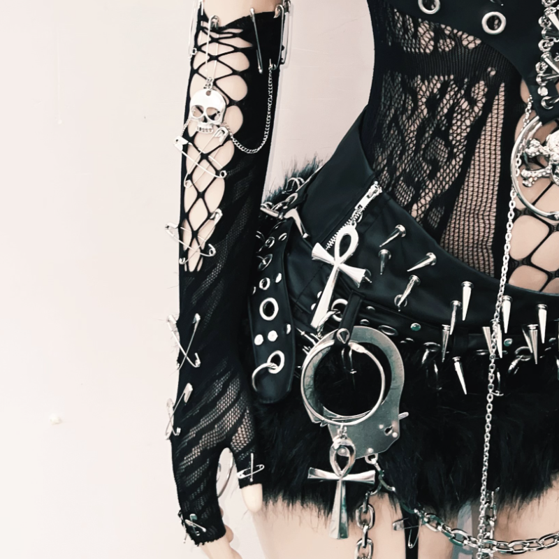 Hollow out rivet applique metal chain o ring cut out top  | Festival Outfits Women