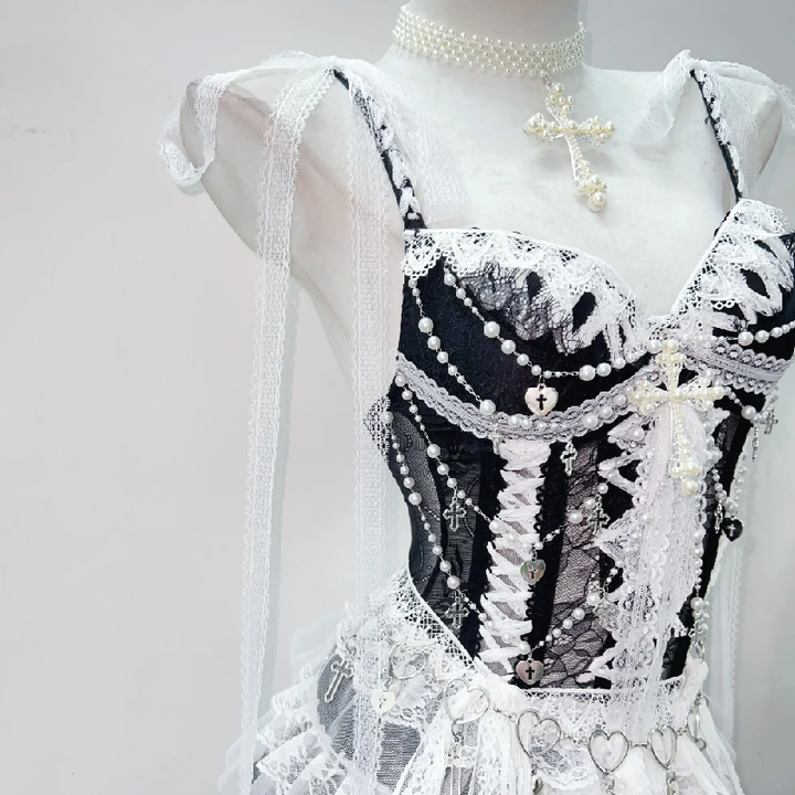 Sweetheart neck beaded lace hem ruffle cami top  | Festival Outfits Women