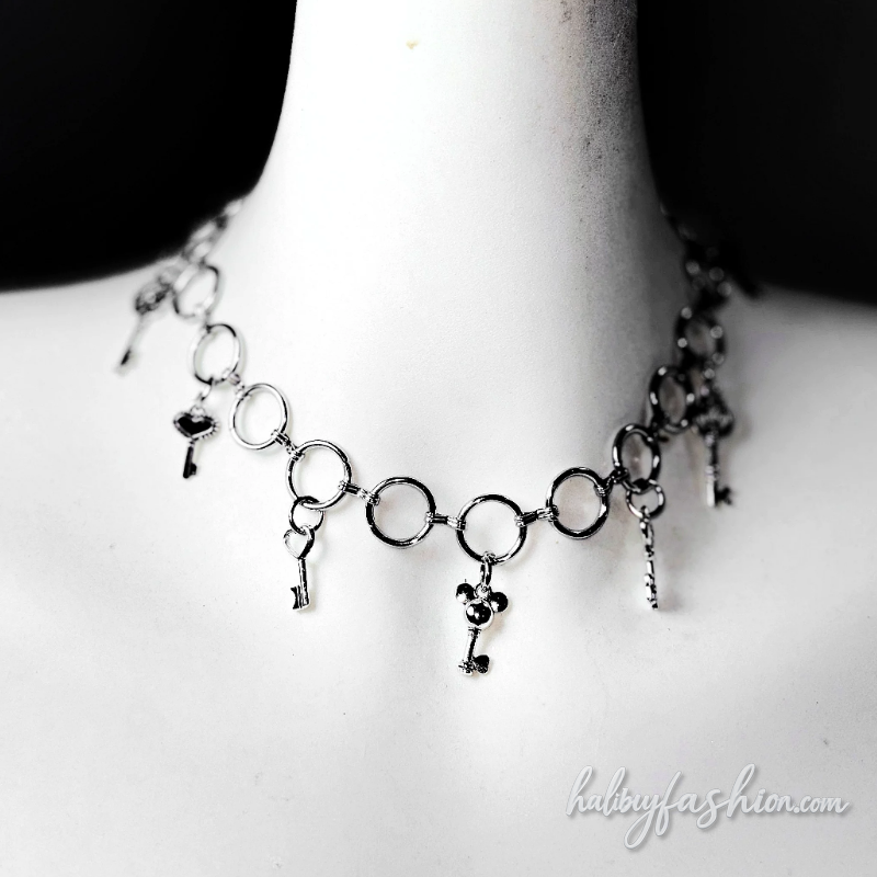 Metal chain halter hollow out cross applique top