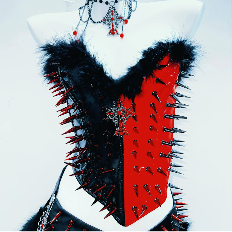 Sweetheart neck fluffy rivet applique contrast top  | Festival Outfits Women