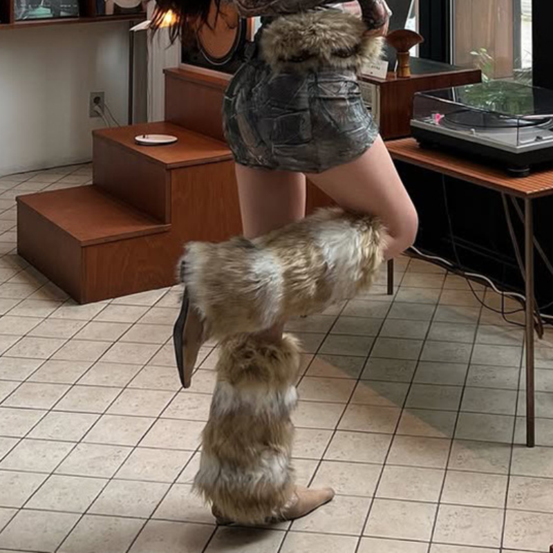 Fluffy contrast leg warmer  | Festival Outfits Women