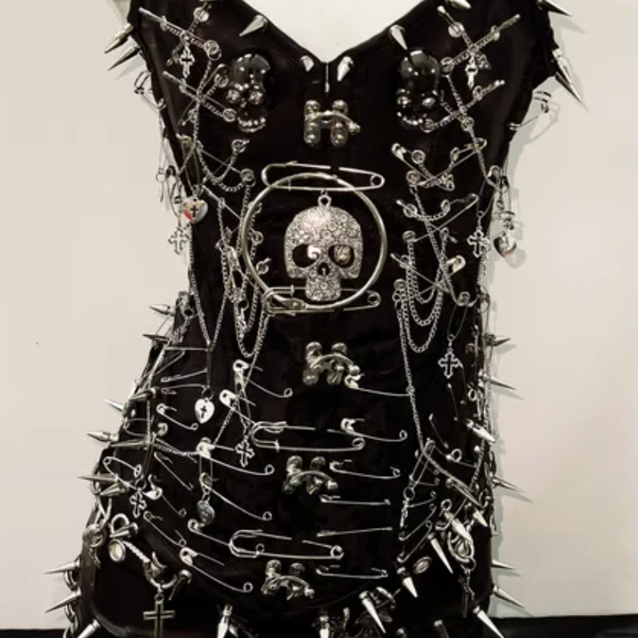 V neck skull applique rivet metal chain top  | Festival Outfits Women