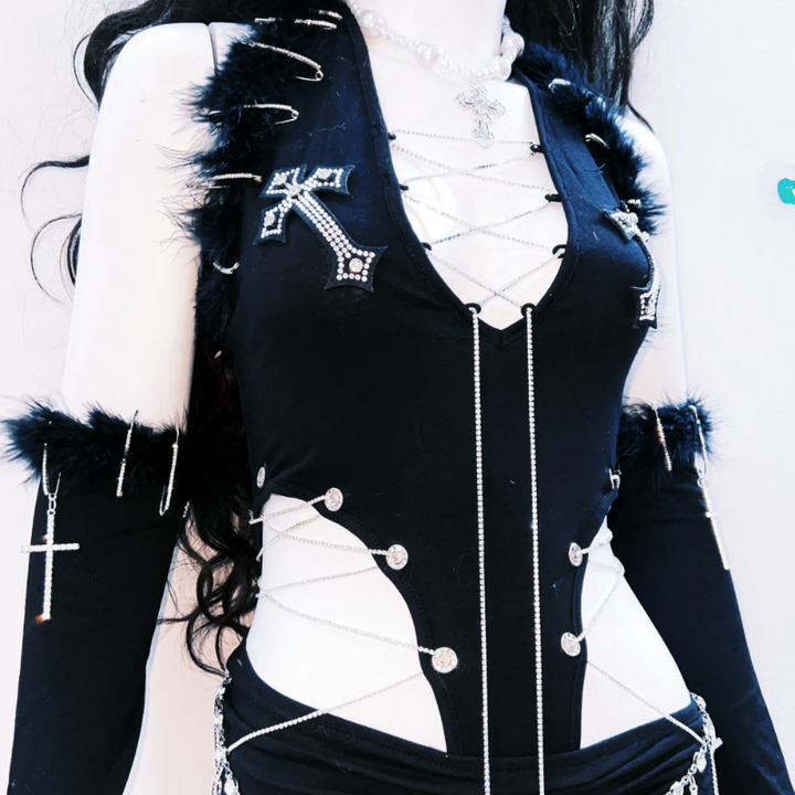 Metal chain v neck halter fluffy mini skirt set