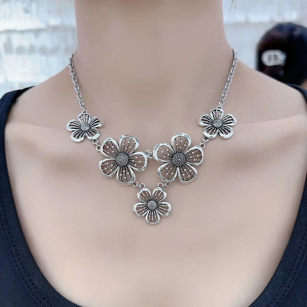 Flower hollow out pendant necklace  | Festival Outfits Women