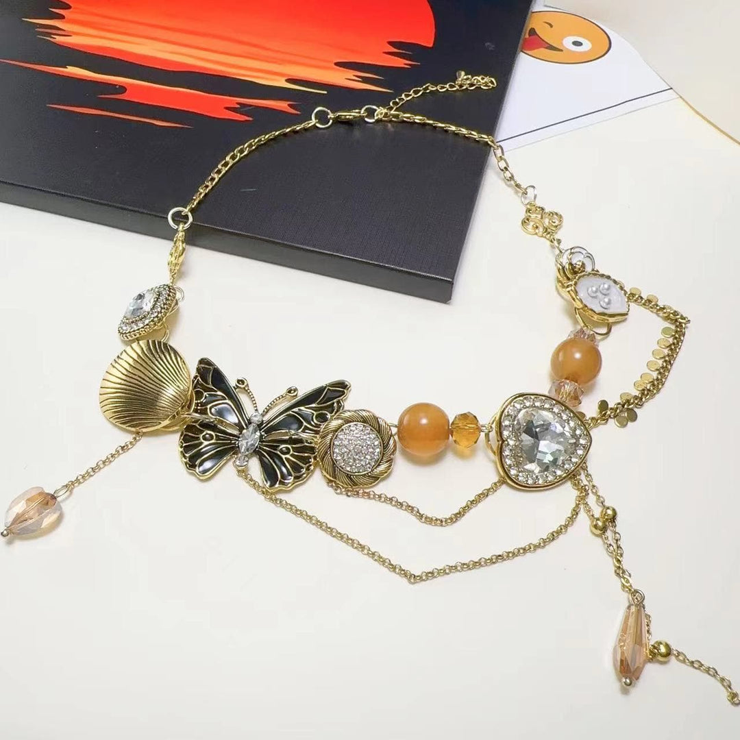 Abun wuya na malam buɗe ido mai siffar zuciya | Kayan Biki na Mata