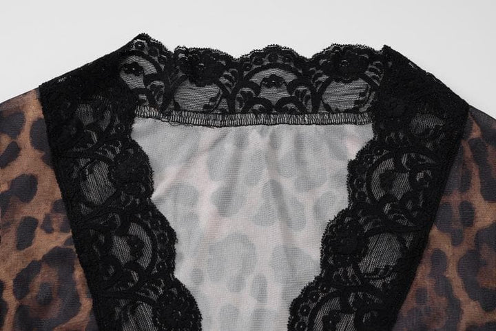 Maɓallin dogon hannun riga mai lace da aka buga a samansa yana kallon sama | Kayan Biki na Mata