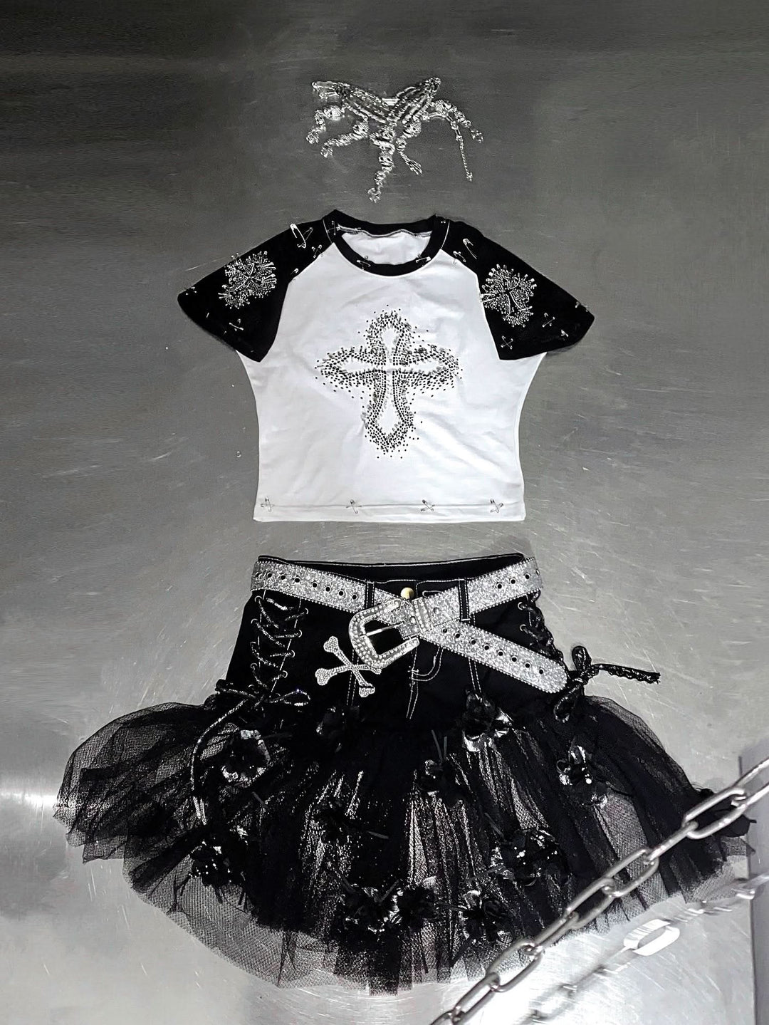Cross pattern beaded mesh flower applique short pant set  | Festival Outfits Women