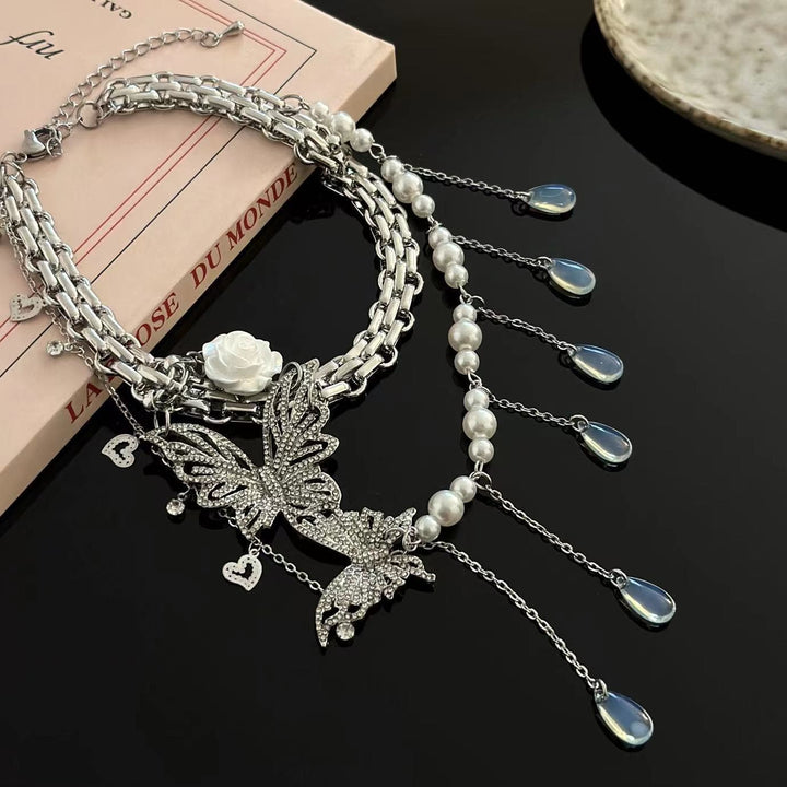 Abun wuya mai laushi na lu'u-lu'u na malam buɗe ido | Kayan Biki na Mata