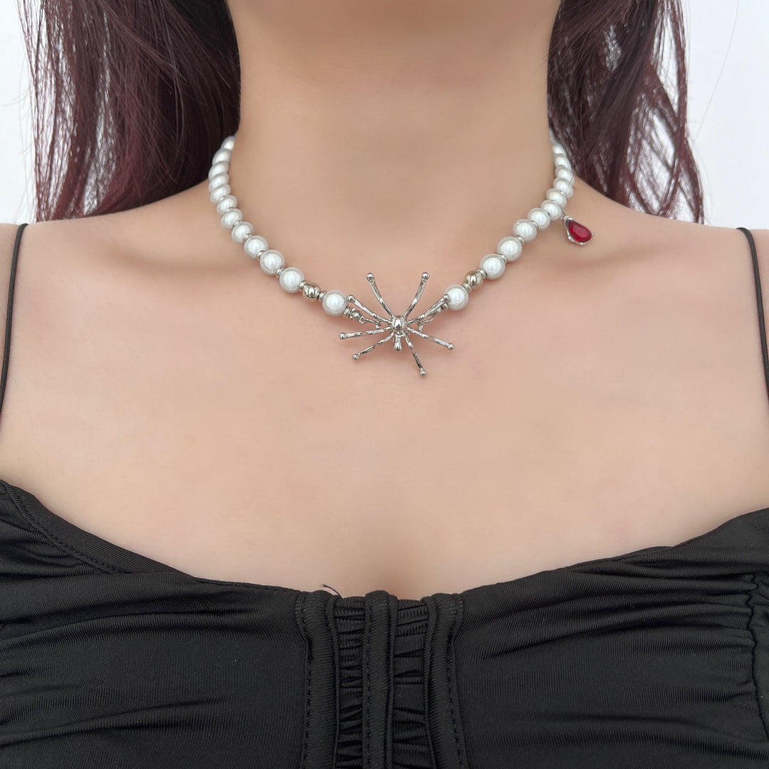 Spider decor stone pendant beaded necklace