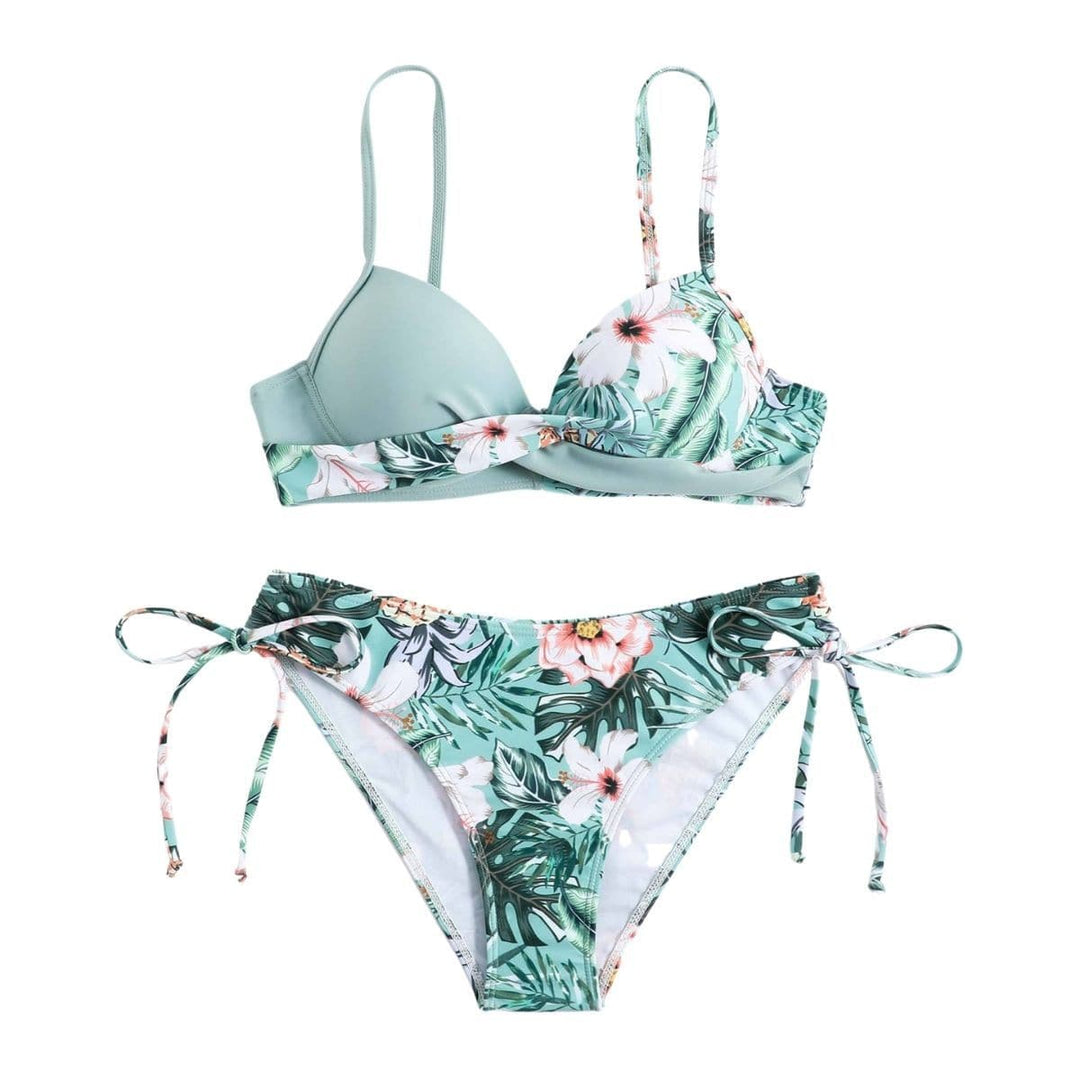 Kayan wanka na bikini mai ɗaure da kai, an yi masa fenti mai kama da fure, an yi masa ado da lace ...