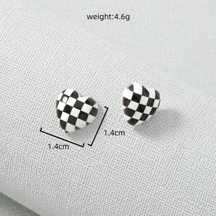 Heart plaid stud earrings
