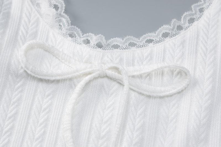 Textured lace hem solid u neck sleeveless crop top