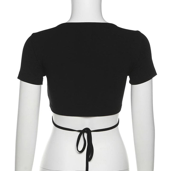 Short sleeve v neck metal letter self tie back crop top