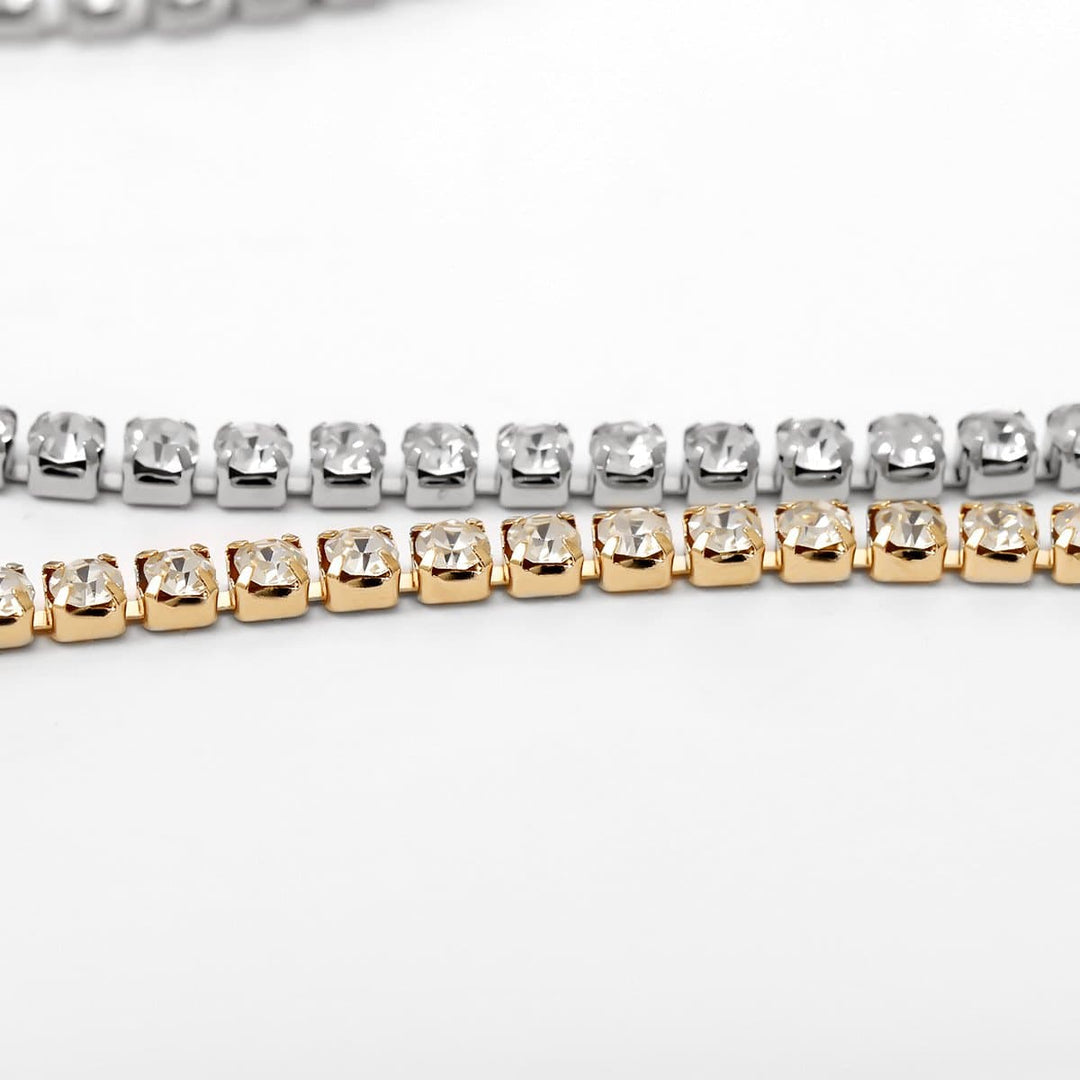 Cross pendant rhinestone necklace