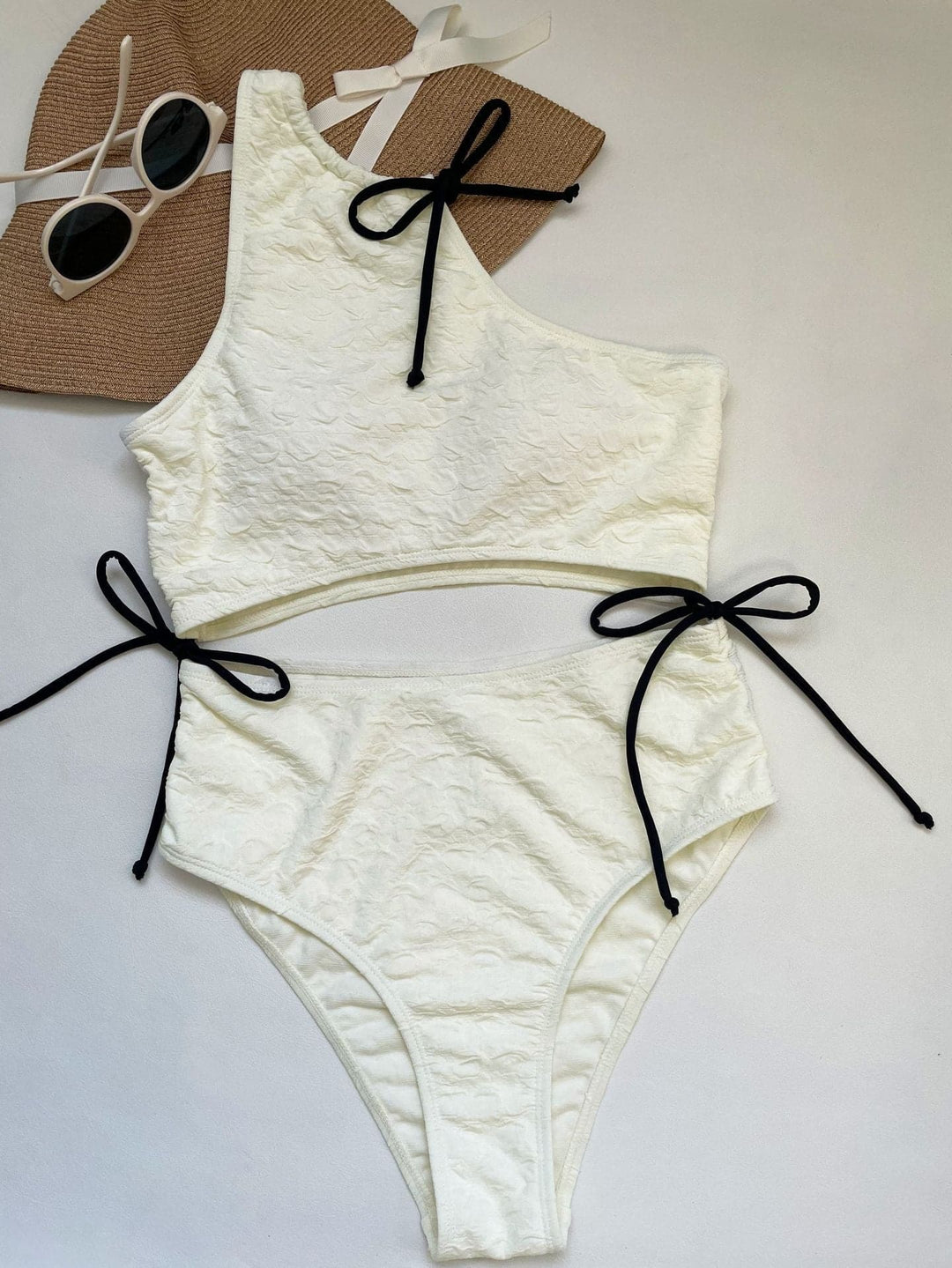 Bambancin rubutu mai kama da kafada ɗaya da ɗaure kai kayan ninkaya guda ɗaya