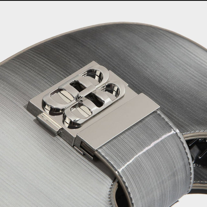 Jakunkunan hannu na ƙarfe mai maɓalli na crossbody